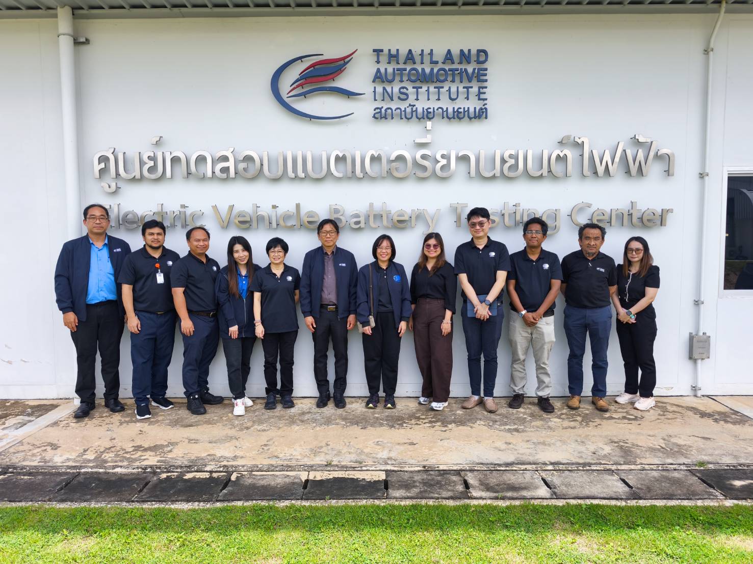 วว. ศึกษาดูงานร่วมหารือ ศูนย์ทดสอบยานยนต์ฯ มุ่งยกระดับมาตรฐานทดสอบ “ยานยนต์-แบตเตอรี่-ยางล้อ” ไทยสู่ความยั่งยืน