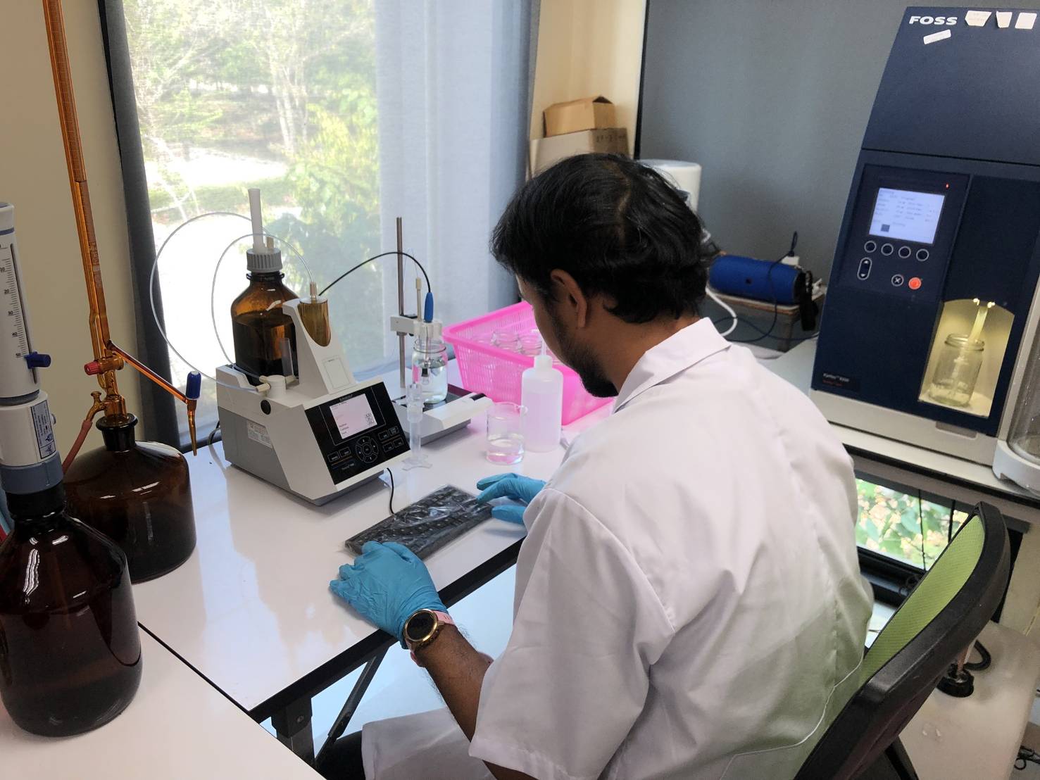 Lab วิเคราะห์ดิน ปุ๋ยและพืช วว. รับมอบใบรับรองระบบงานห้องปฏิบัติการจาก ...